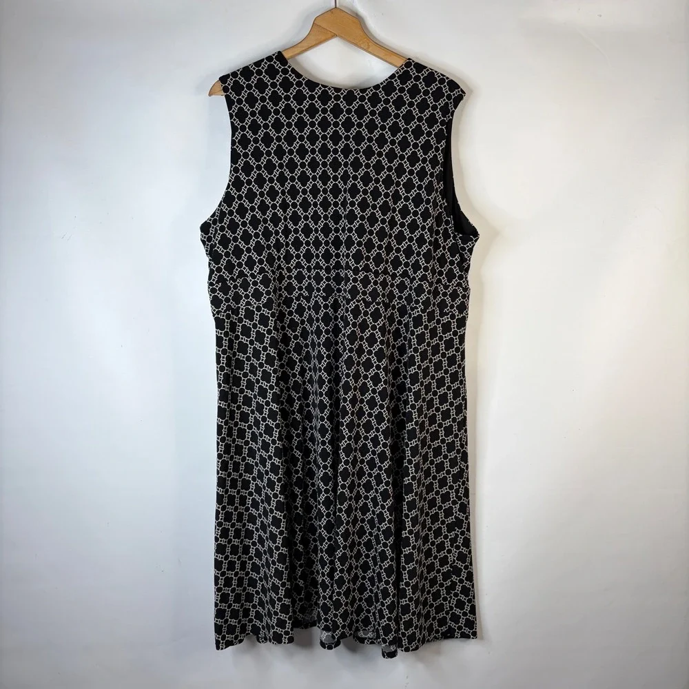 Catherines Dress Womens 3X Black White Geometric Surplice V-Neck A-Line Lined